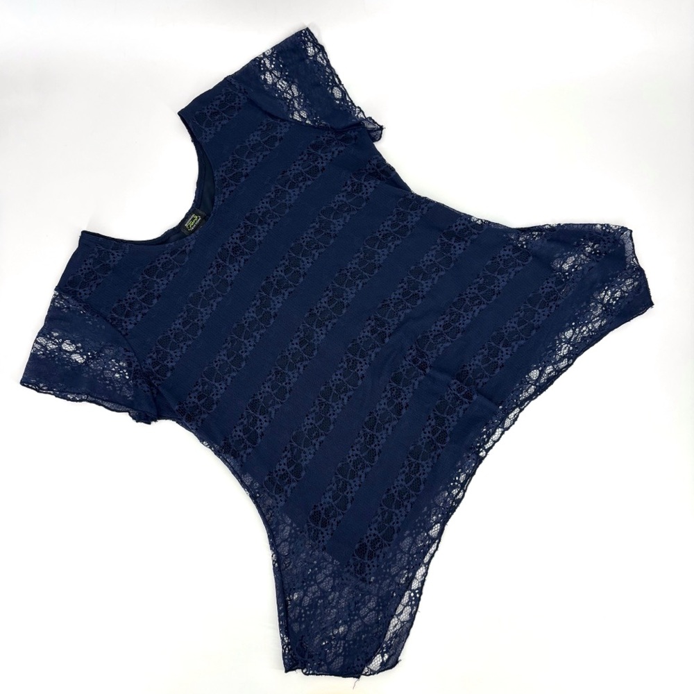 Shannon Ford New York Navy Lace Shark-bite Hem Lined Short Sleeve Blouse, 1X